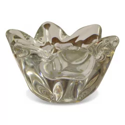 Ein „Etoile“-Kristallaschenbecher von „Baccarat“