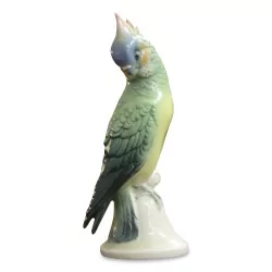 Une oeuvre "Perroquet" en porcelaine de Saxe
