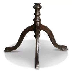 圆形胡桃木桌，铸铁三脚架