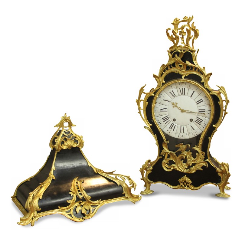 Eine Louis XV-Wanduhr und ihre Konsole - Moinat - Pendules murales Eine Louis XV-Wanduhr und ihre Konsole - Moinat - Pendules murales