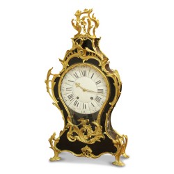 Eine Louis XV-Wanduhr und ihre Konsole