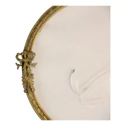 Ein „Band“-Medaillon aus vergoldeter Bronze