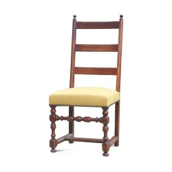 路易十三胡桃木椅子，黄色布艺座椅。纳沙泰尔