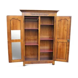 Провансальский шкаф для хранения из массива вишни, шесть полок, формованные дверцы.