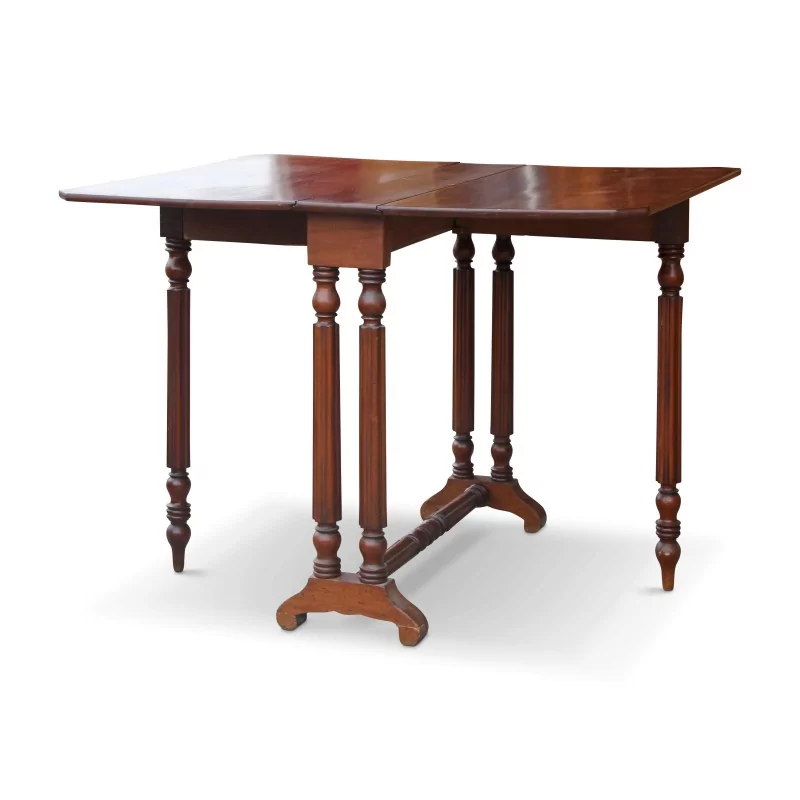 Ein „Gateleg“-Tisch aus Mahagoni. England - Moinat - Spieltische, Wechslertische