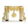 Une pendule Louis XVI richement décorée de bronzes dorés ciselés - Moinat - Pendules à poser