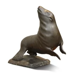 Une sculpture en bronze "Phoque"