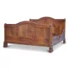 A richly carved walnut bedpost. - Moinat - Bed frames