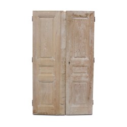A pair of fir doors