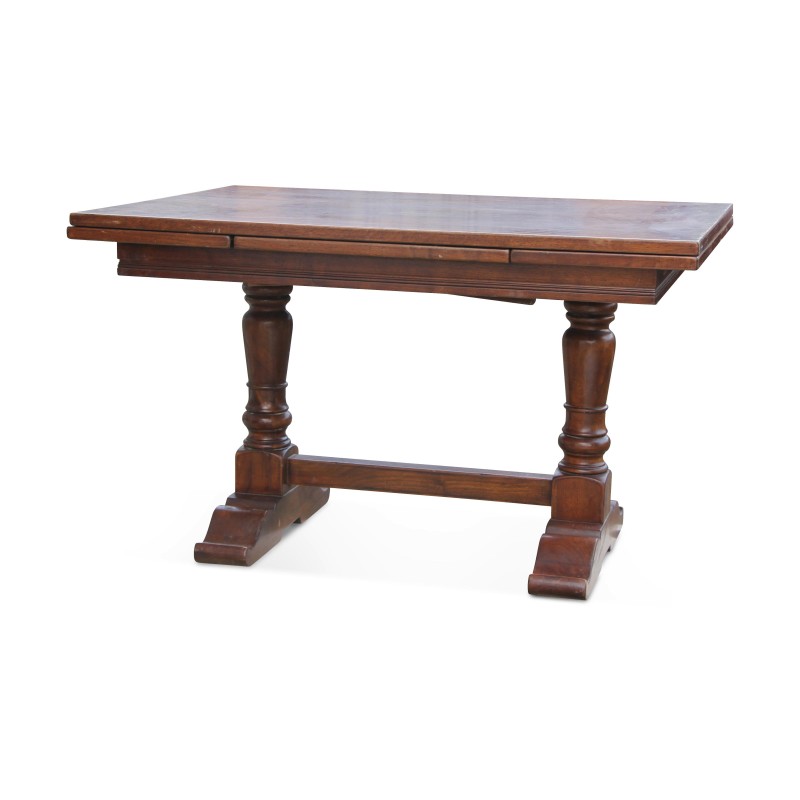 Ein Louis XIII-Tisch aus Nussbaumholz mit zwei Auszügen. schweizerisch - Moinat - Esstische