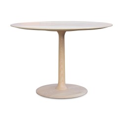 Une table ronde en bois de frêne