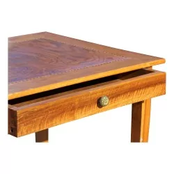 樱桃木和胡桃木材质的执政官写字桌。 1820年左右