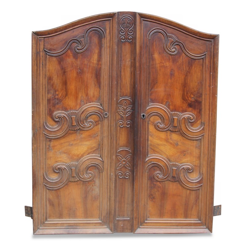 A pair of richly molded “Provençal” walnut doors, engraved “BC 1880” - Moinat - Doors