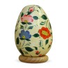 A Russian wooden egg with floral decoration on a cream background - Moinat - Decorating accessories