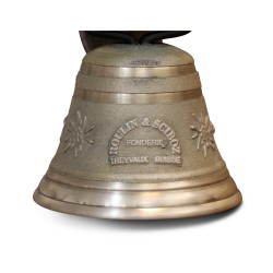 Eine kleine „MC Bulle“-Glocke für Ziege oder Schaf aus der Gießerei Roulin & Sciboz