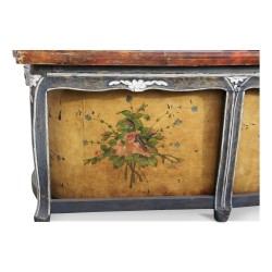 Bath in painted metal with floral decoration on the outside and …