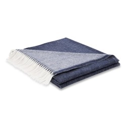 A “Sherpa Encre” blanket, 50% cashmere and 50% merino