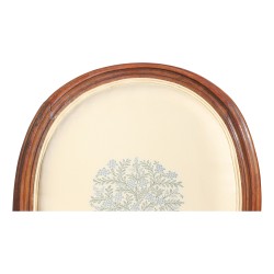 Сиденье-медальон Людовика XVI из орехового дерева с подписью I. Avisse. Высота сиденья: 45 см.
