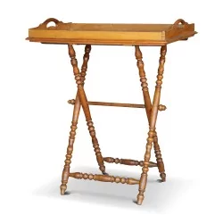 Table "X" à plateau "Butlerstray" en noyer, pieds tournés en hêtre. Vers 1970