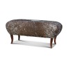 Une assise "Montagne" en peau de vache. Angleterre - Moinat - Tabourets, Banquettes, Poufs