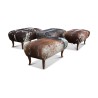 Une assise "Montagne" en peau de vache. Angleterre - Moinat - Tabourets, Banquettes, Poufs