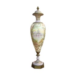 Un vase en porcelaine en Sèvres. Paris. Vers 1870