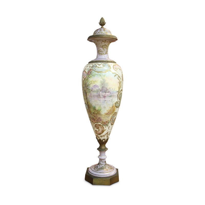 A porcelain vase in Sèvres. Paris. Circa 1870 - Moinat - Boxes, Urns, Vases