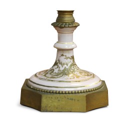 Un vase en porcelaine en Sèvres. Paris. Vers 1870