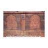 A richly carved fir chest, \"Gstaad Valley\" style, with a lock and storage box. Circa 1732 - Moinat - Buffet, Bars, Sideboards, Dressers, Chests, Enfilades