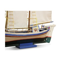 Une maquette de bateau \"Pêche\".