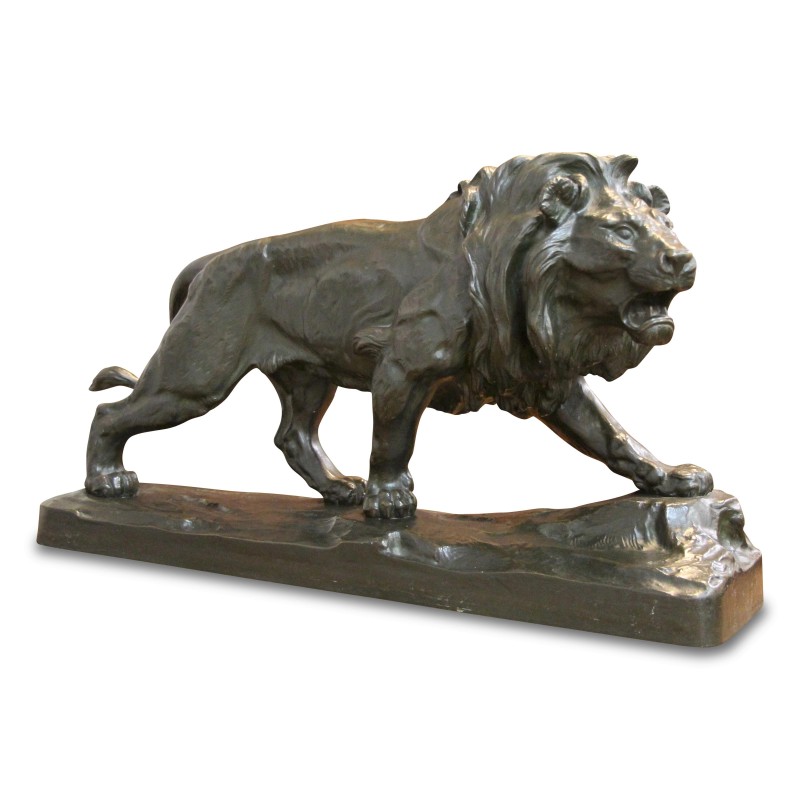 Bronze "Lion marchant" signé Paul Thomas (1859-1910). Paris - Moinat - Bronzes