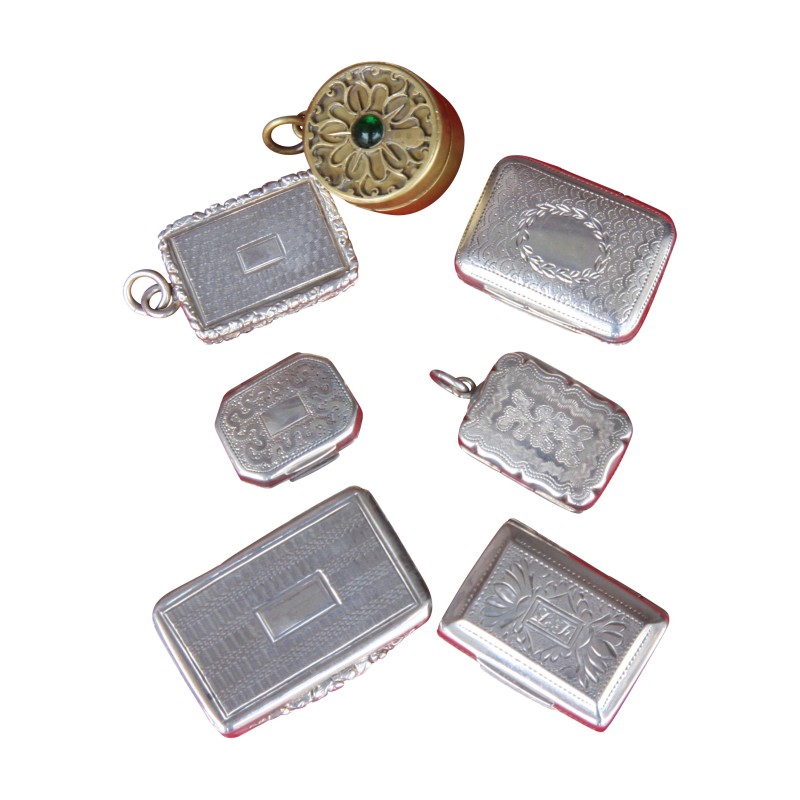 Collection de 7 vinaigrettes en argent 925, toutes différente … - Moinat - Argenterie Collection de 7 vinaigrettes en argent 925, toutes différente … - Moinat - Argenterie