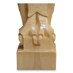仿山德士风格的椴木\"猫头鹰\"雕塑