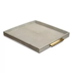 方形鲨鱼皮托盘，金色金属手柄。