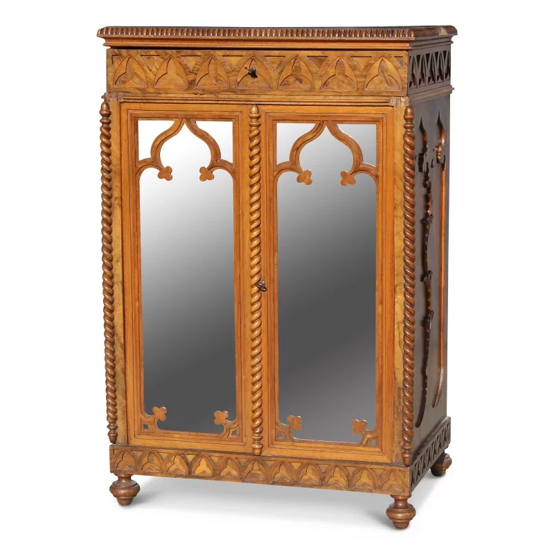 新哥特式胡桃木餐具柜/抽屉柜。约 1880 年 - Moinat - 衣柜, Bars, 餐具柜, Dressers, Chests, Enfilades 新哥特式胡桃木餐具柜/抽屉柜。约 1880 年 - Moinat - 衣柜, Bars, 餐具柜, Dressers, Chests, Enfilades