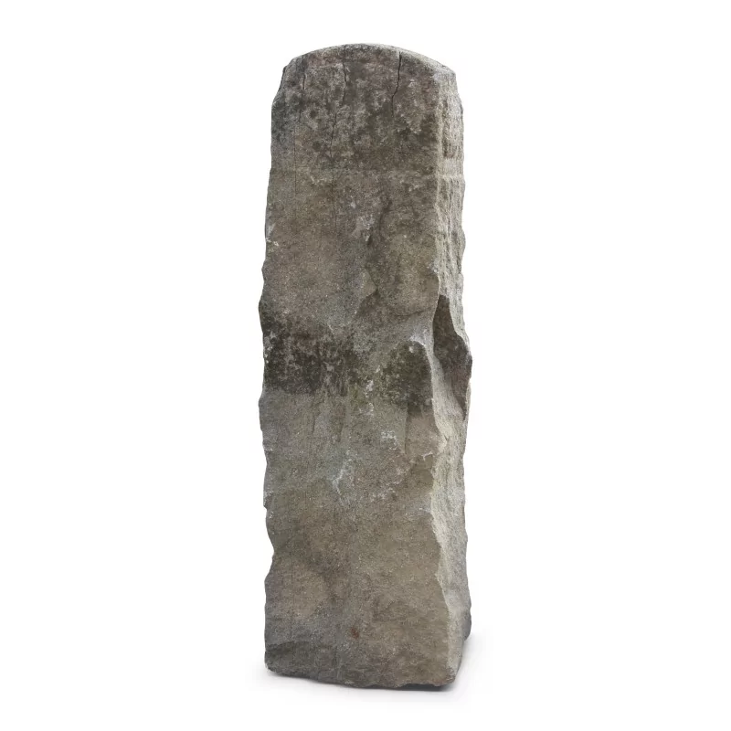 Borne cantonal en pierre de "Saint Triphon". - Moinat - Portails, Potences