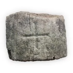 Borne cantonal en pierre de "Saint Triphon".