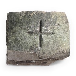 Kantonaler Grenzstein aus Kalkstein.