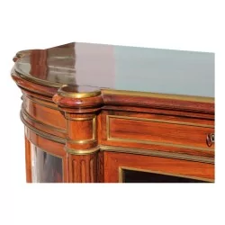 Paire de buffets vitrines de style Louis XVI, avec cannelures