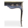 Bureau plat Louis XV "Modèle Poitou" en bois laqué noir orné de bronze doré. - Moinat - Bureaux plats