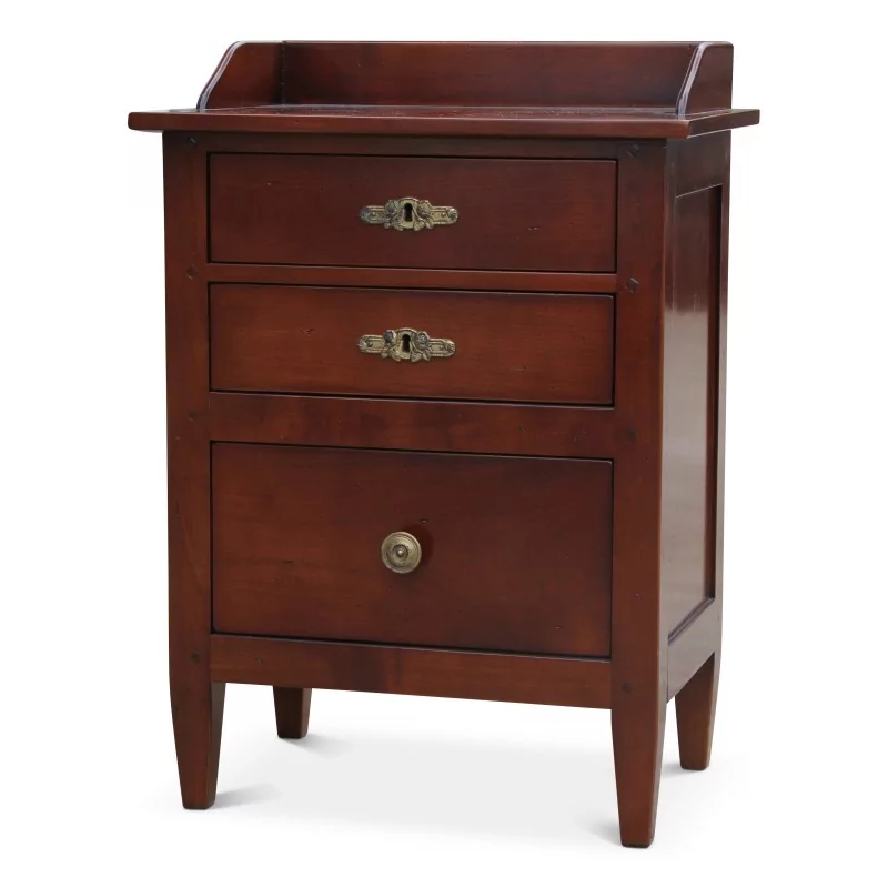Chevet directoire en merisier, patine antiquaire, 3 tiroirs, plateau avec remontées. - Moinat - Bouts de canapé, Bouillottes, Chevets, Guéridons Chevet directoire en merisier, patine antiquaire, 3 tiroirs, plateau avec remontées. - Moinat - Bouts de canapé, Bouillottes, Chevets, Guéridons