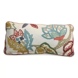 棉质装饰垫，绣有羊毛，内部有羽毛。