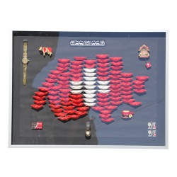 Tableau "La carte de la Suisse en origami" de Marc Mazuir.